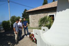 IMG-82cbe30f864a7a3dcbc61f75ec75aeae-V